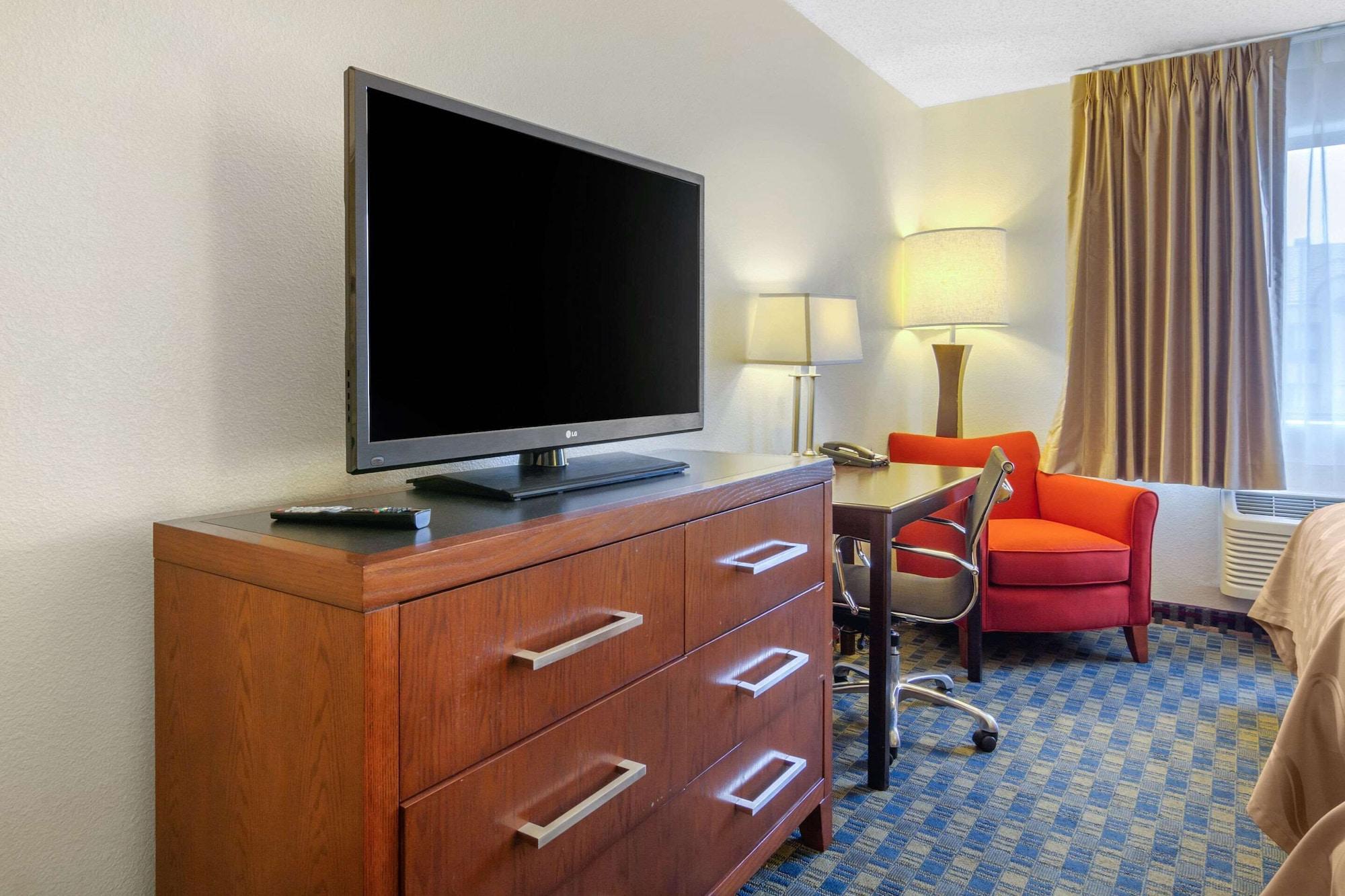 Quality Inn & Suites Lakewood - Denver Southwest Extérieur photo