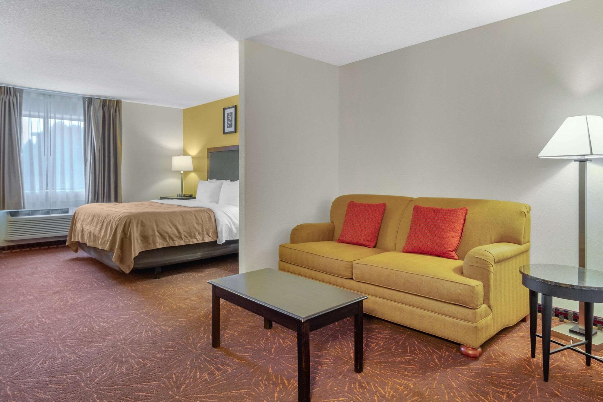 Quality Inn & Suites Lakewood - Denver Southwest Extérieur photo