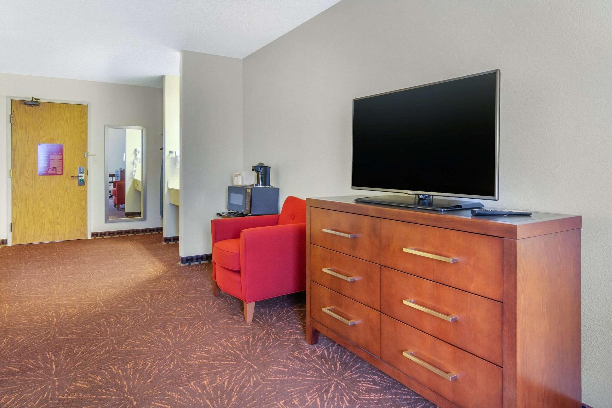 Quality Inn & Suites Lakewood - Denver Southwest Extérieur photo