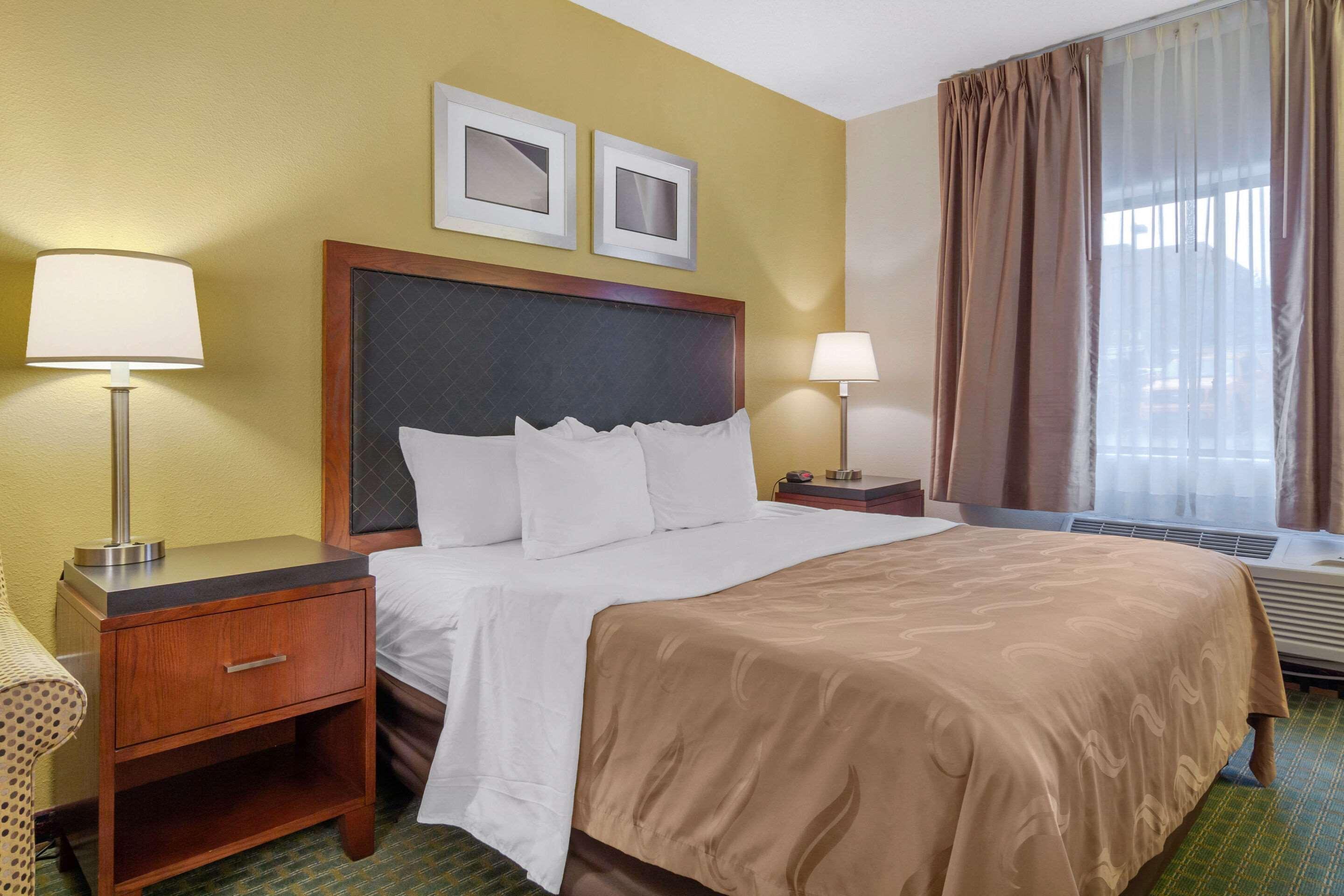Quality Inn & Suites Lakewood - Denver Southwest Extérieur photo