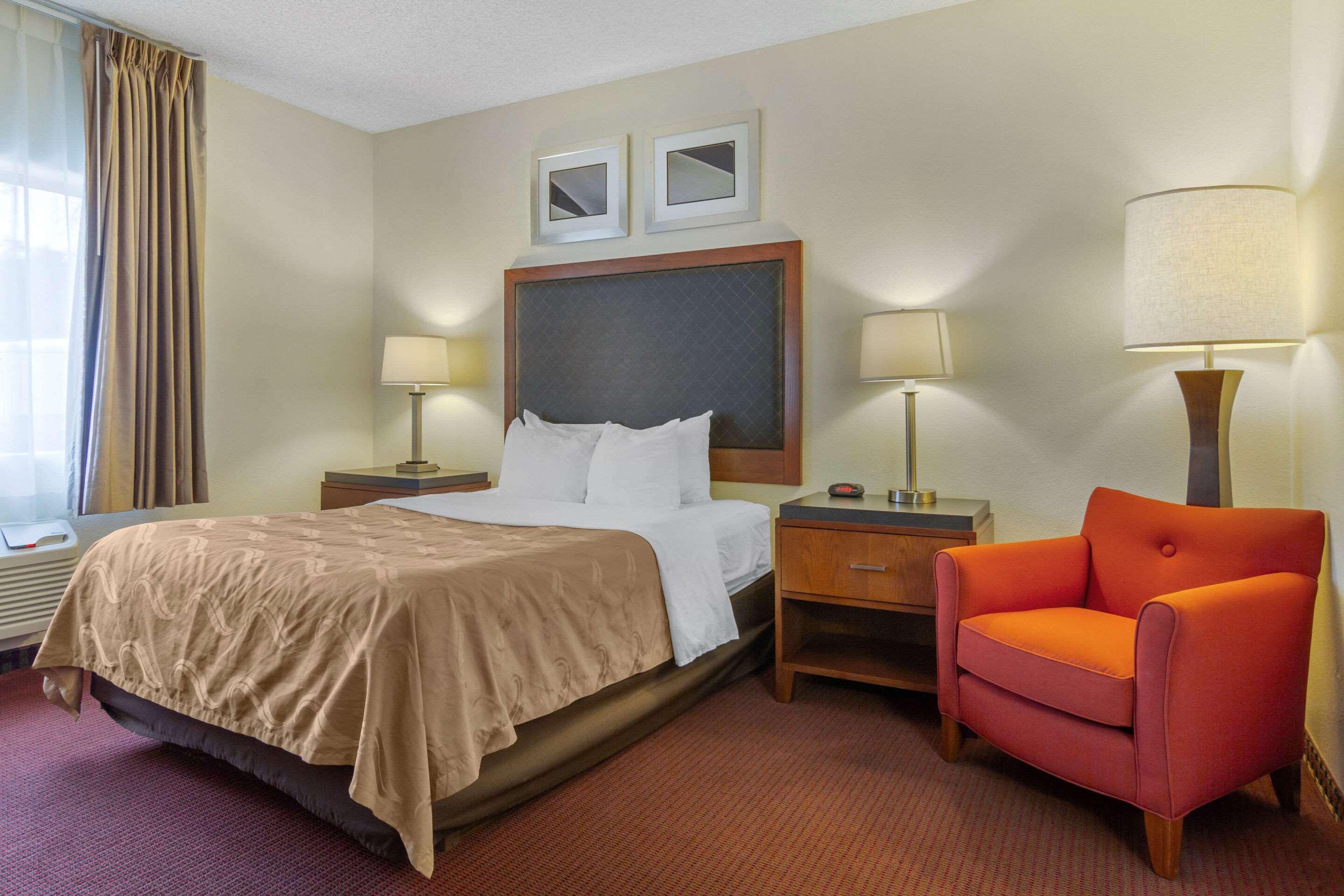 Quality Inn & Suites Lakewood - Denver Southwest Extérieur photo