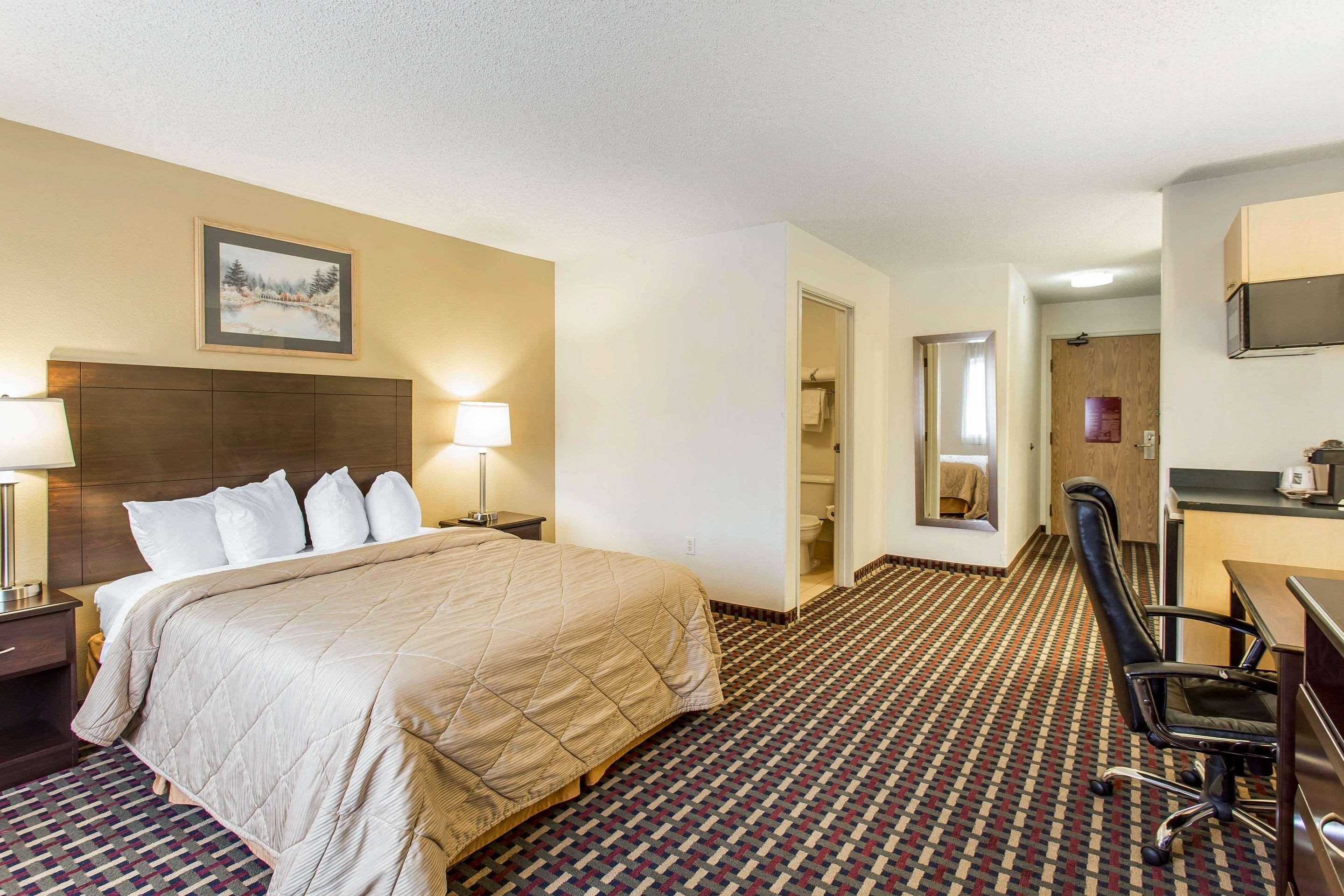 Quality Inn & Suites Lakewood - Denver Southwest Extérieur photo