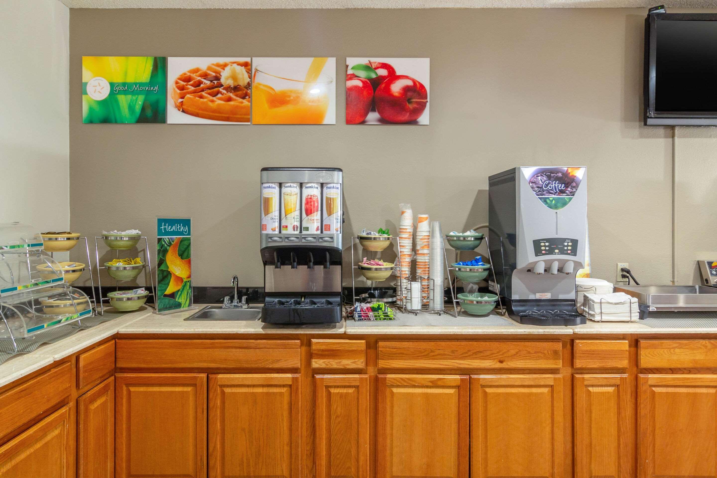 Quality Inn & Suites Lakewood - Denver Southwest Extérieur photo