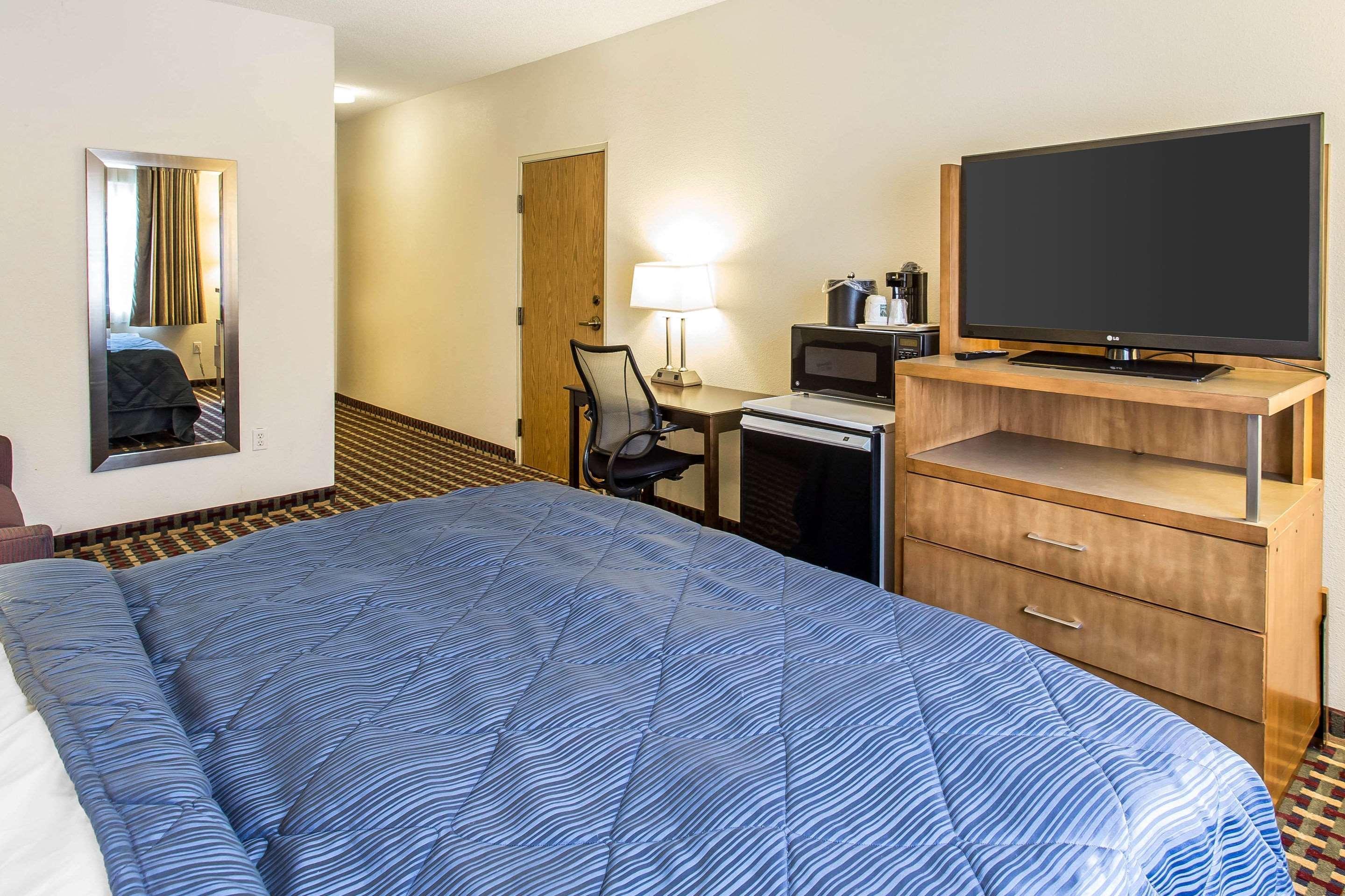 Quality Inn & Suites Lakewood - Denver Southwest Extérieur photo