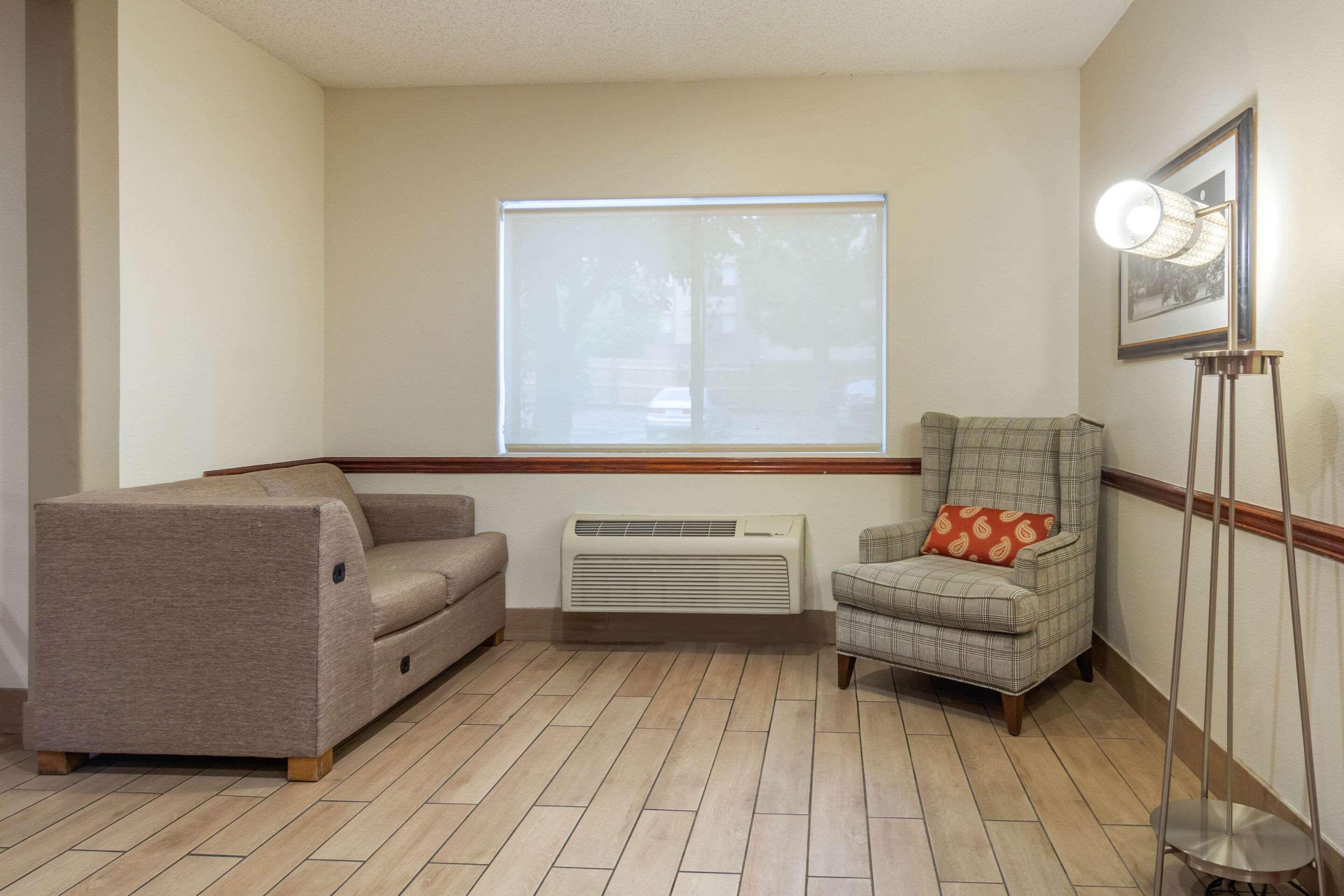 Quality Inn & Suites Lakewood - Denver Southwest Extérieur photo