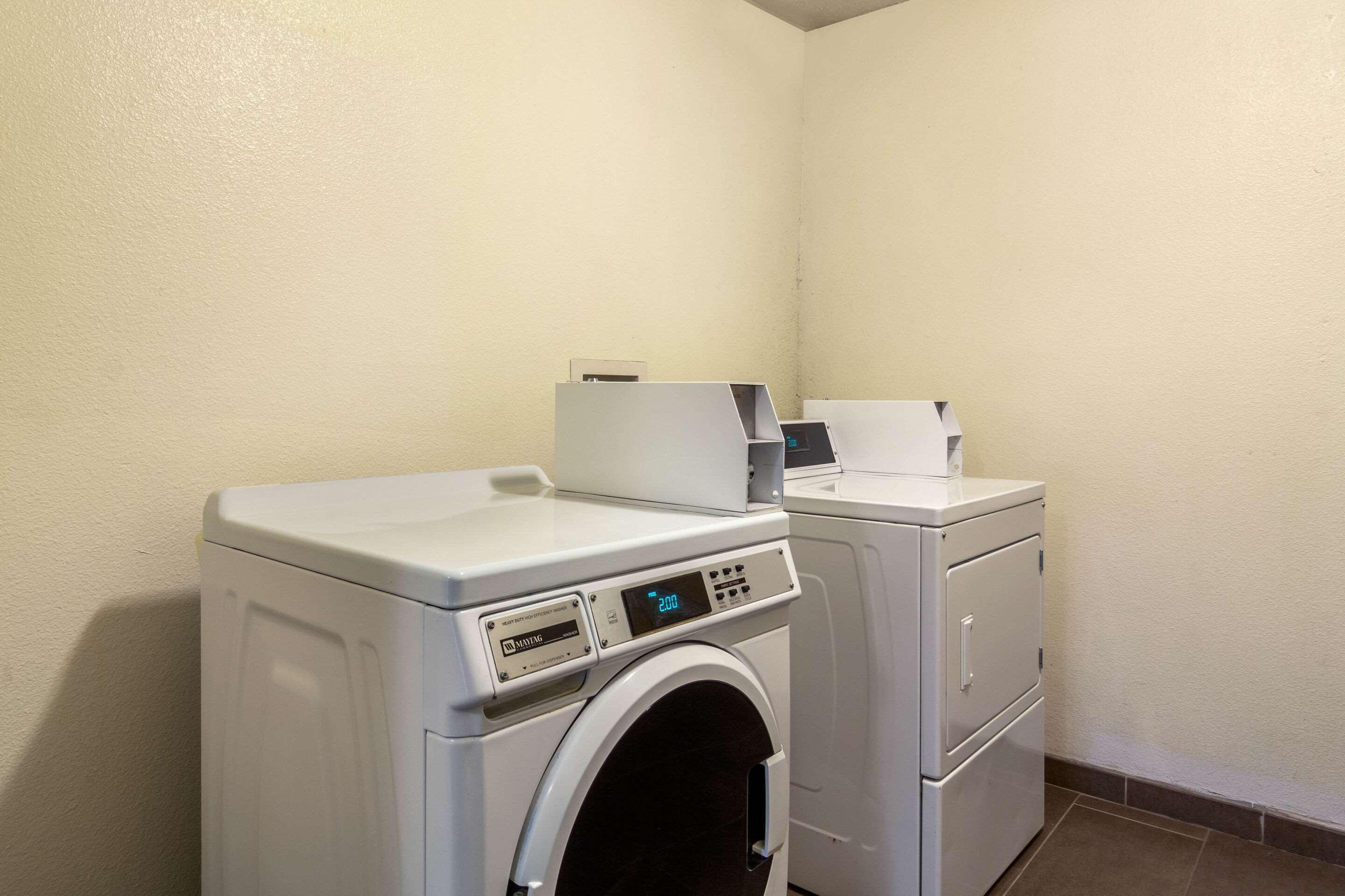 Quality Inn & Suites Lakewood - Denver Southwest Extérieur photo